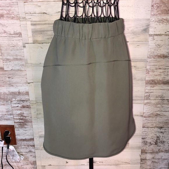 Lululemon Athletica Green On The Fly Woven Skirt size 4 olive green skirt​​ - Picture 5 of 10